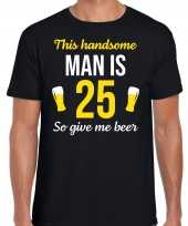Verjaardag cadeau t-shirt jaar this handsome man is give beer zwart heren 10275247